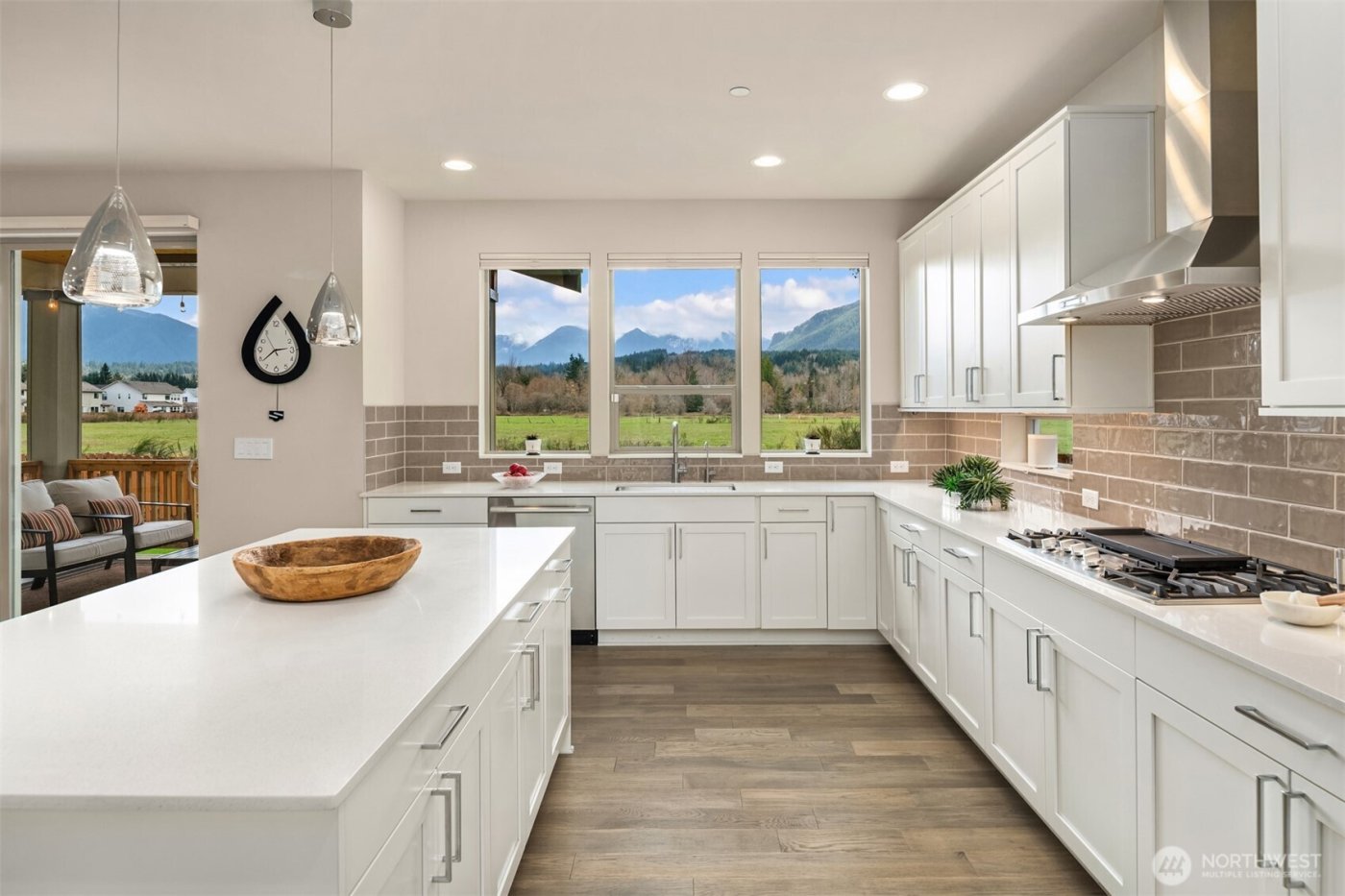 1099 SE 14th Place , North Bend, WA 98045