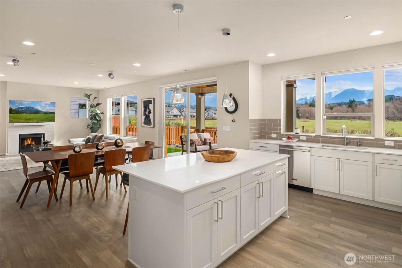 1099 SE 14th Place , North Bend, WA 98045