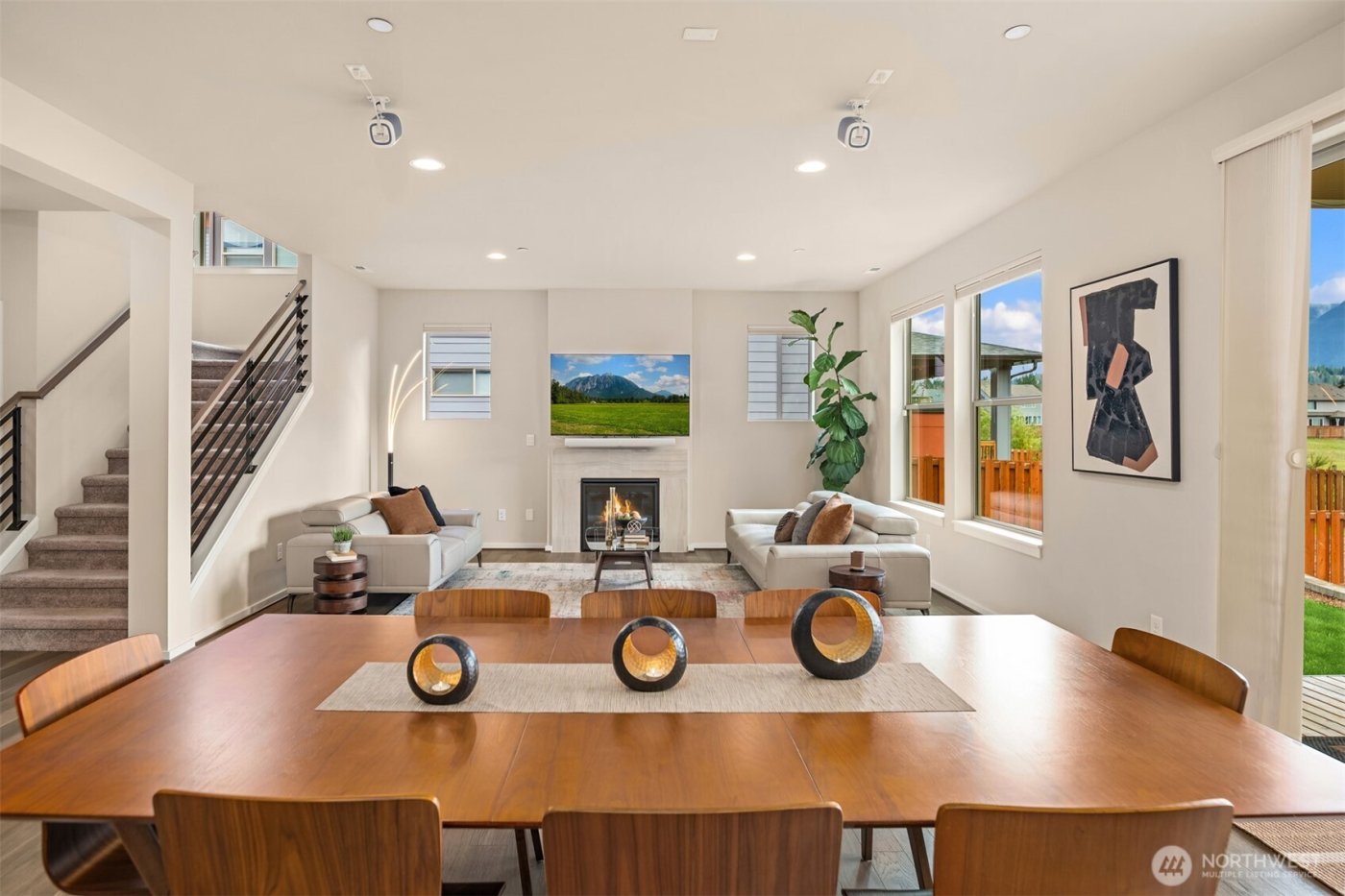 1099 SE 14th Place , North Bend, WA 98045