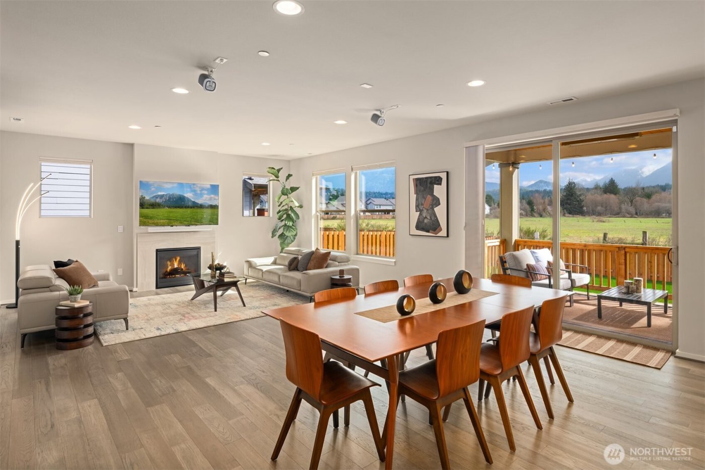 1099 SE 14th Place , North Bend, WA 98045