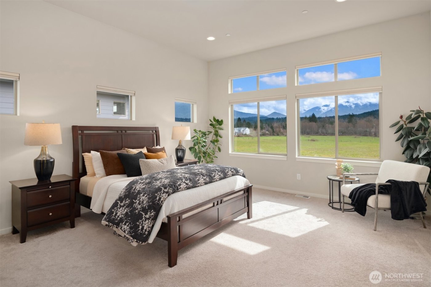 1099 SE 14th Place , North Bend, WA 98045