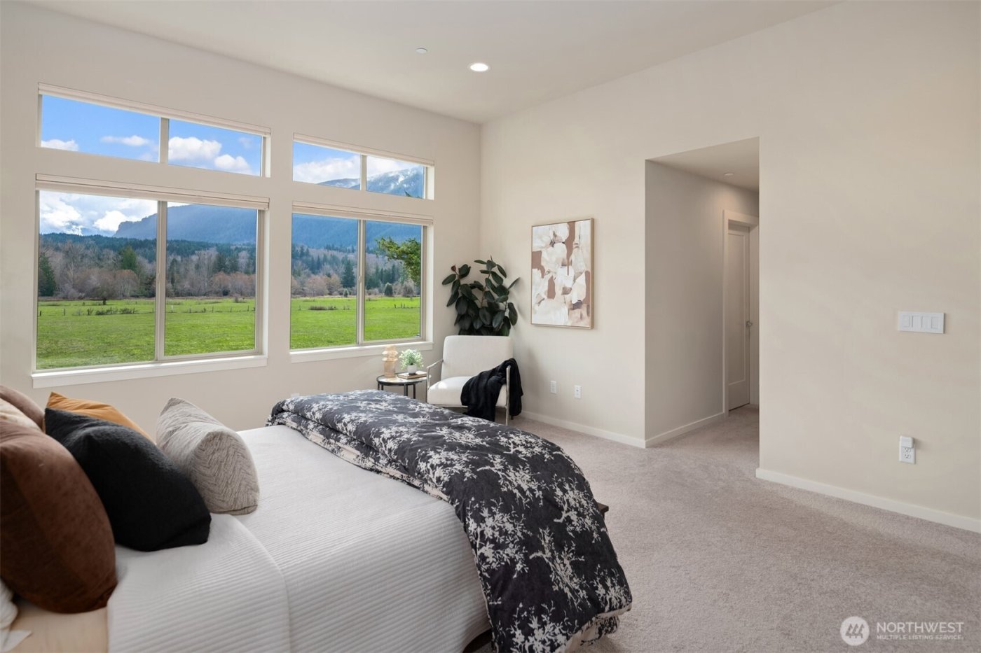 1099 SE 14th Place , North Bend, WA 98045