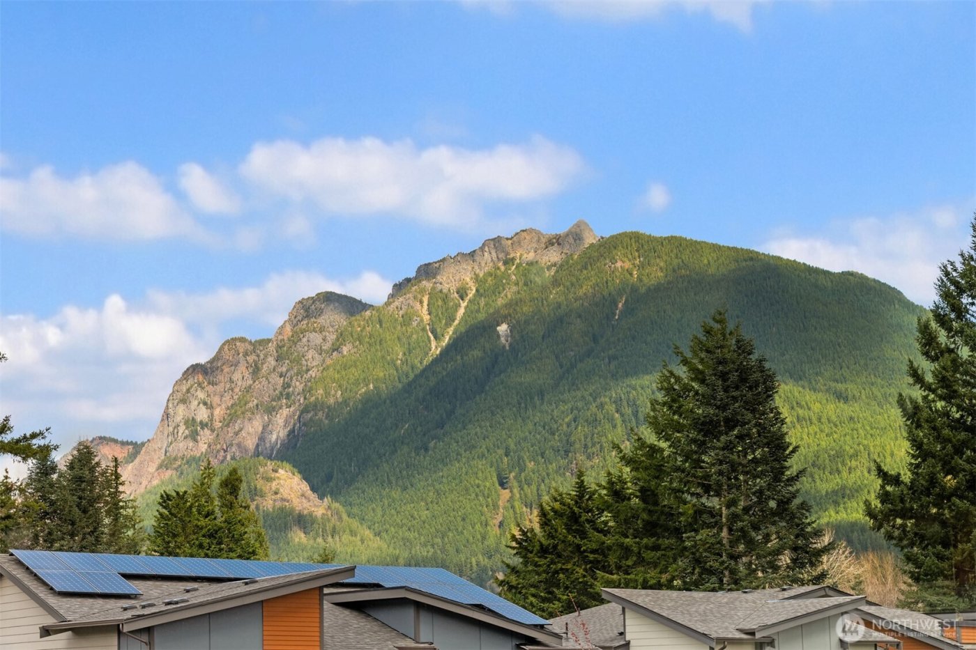 1099 SE 14th Place , North Bend, WA 98045