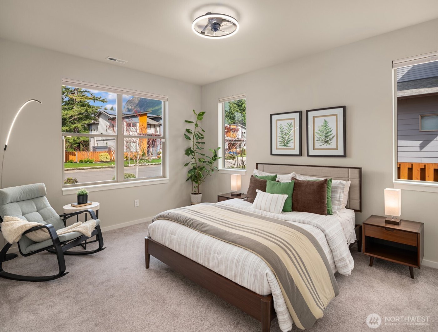 1099 SE 14th Place , North Bend, WA 98045