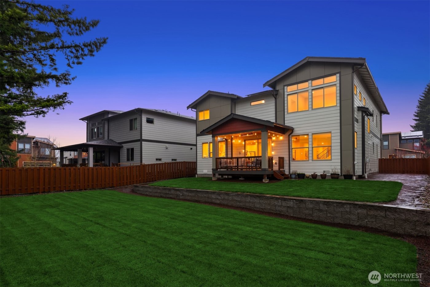 1099 SE 14th Place , North Bend, WA 98045