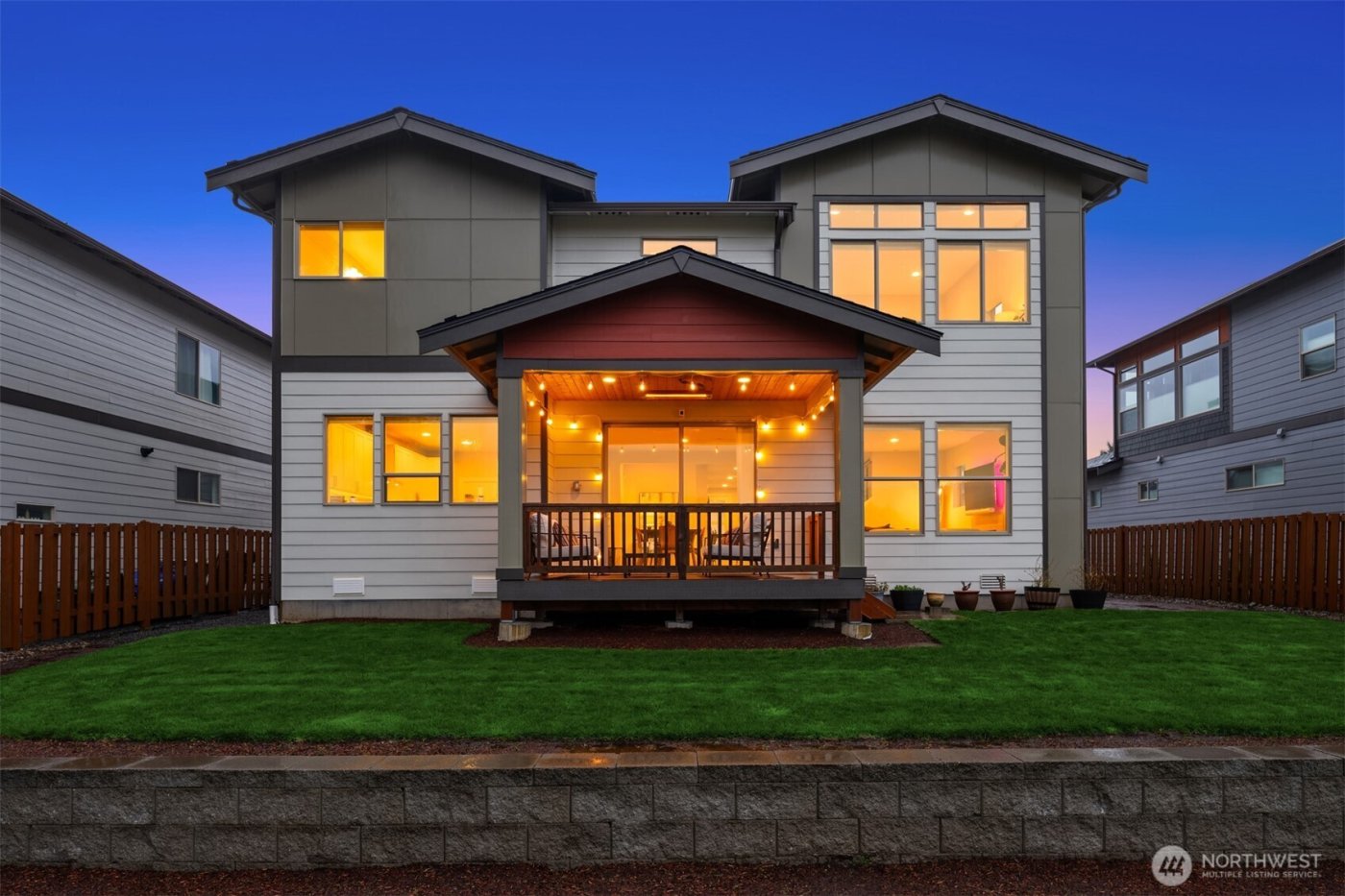 1099 SE 14th Place , North Bend, WA 98045