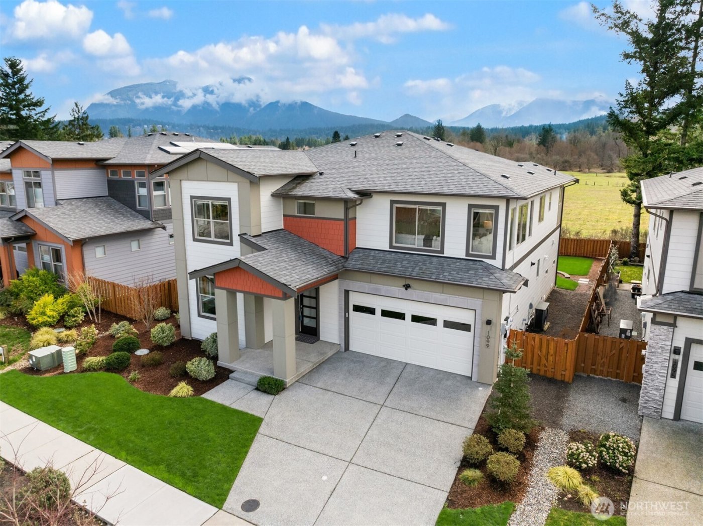 1099 SE 14th Place , North Bend, WA 98045