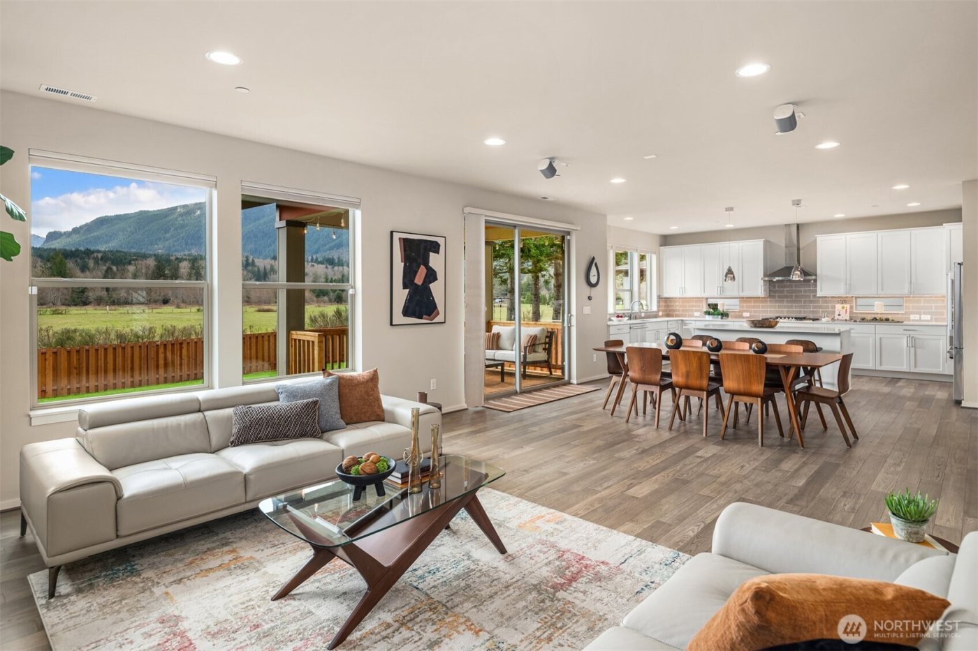 1099 SE 14th Place , North Bend, WA 98045