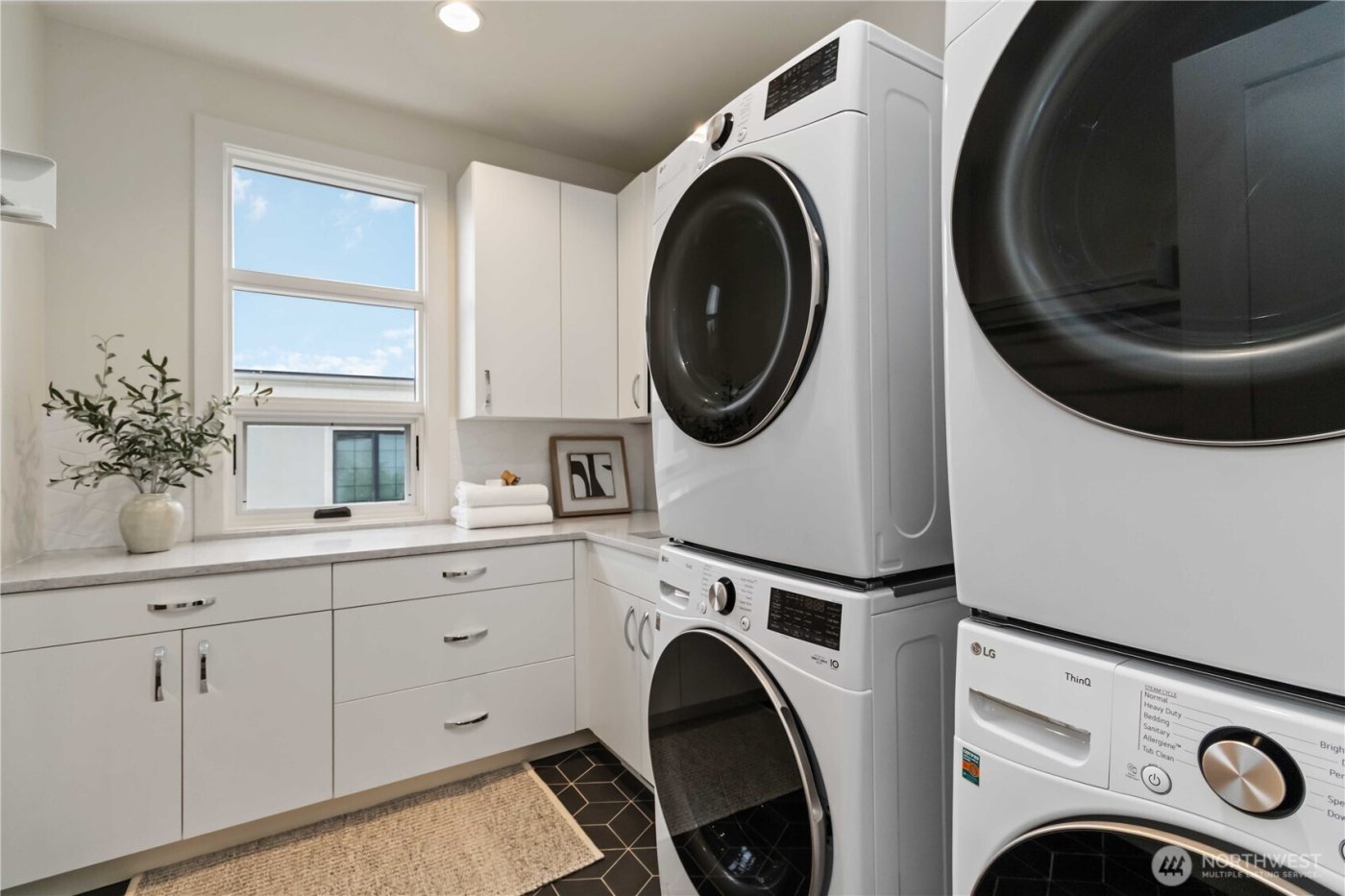 2627 78th Avenue NE, Medina, WA 98039