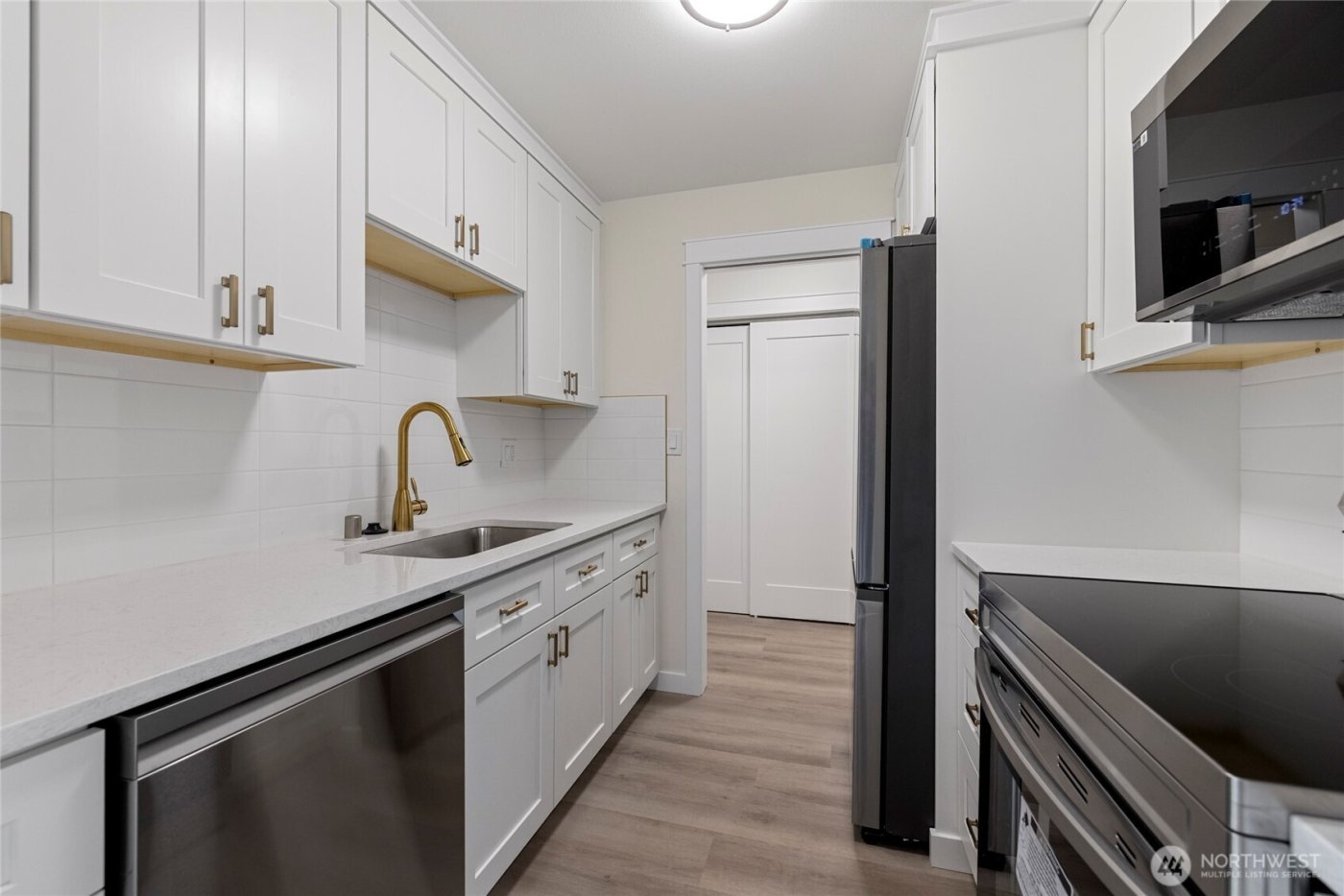 310 S 11th Street #204, Mount Vernon, WA 98274