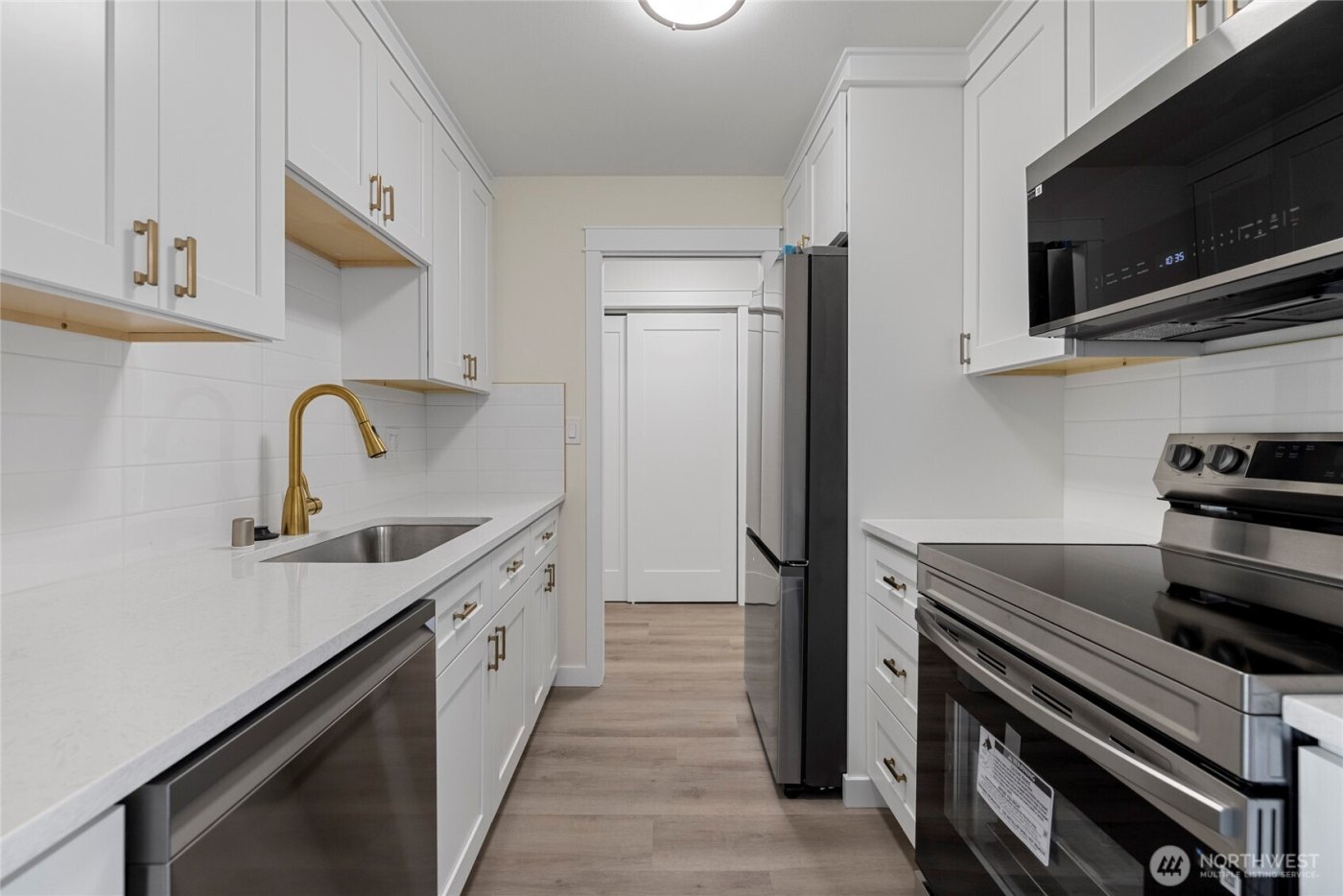 310 S 11th Street #204, Mount Vernon, WA 98274