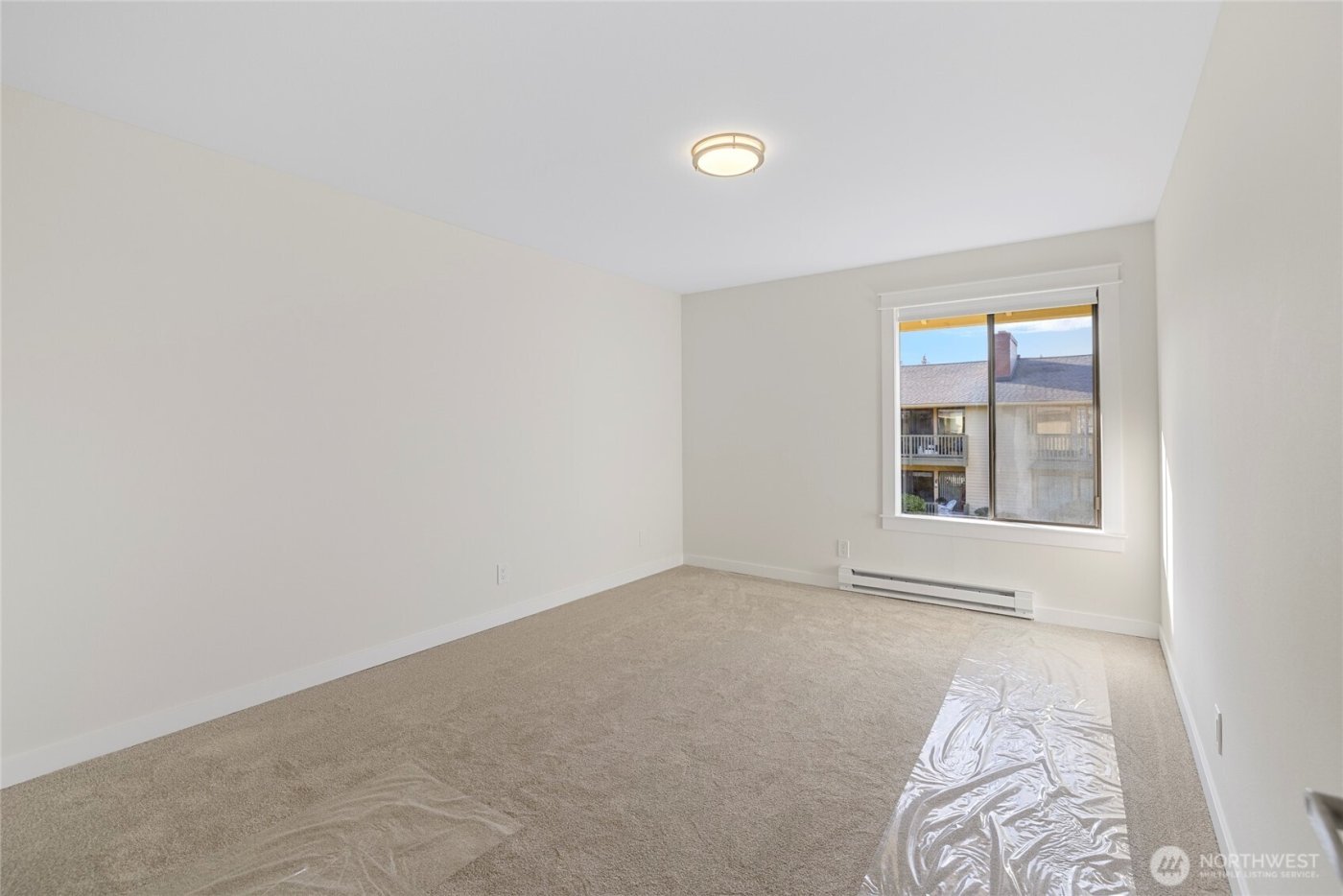 310 S 11th Street #204, Mount Vernon, WA 98274