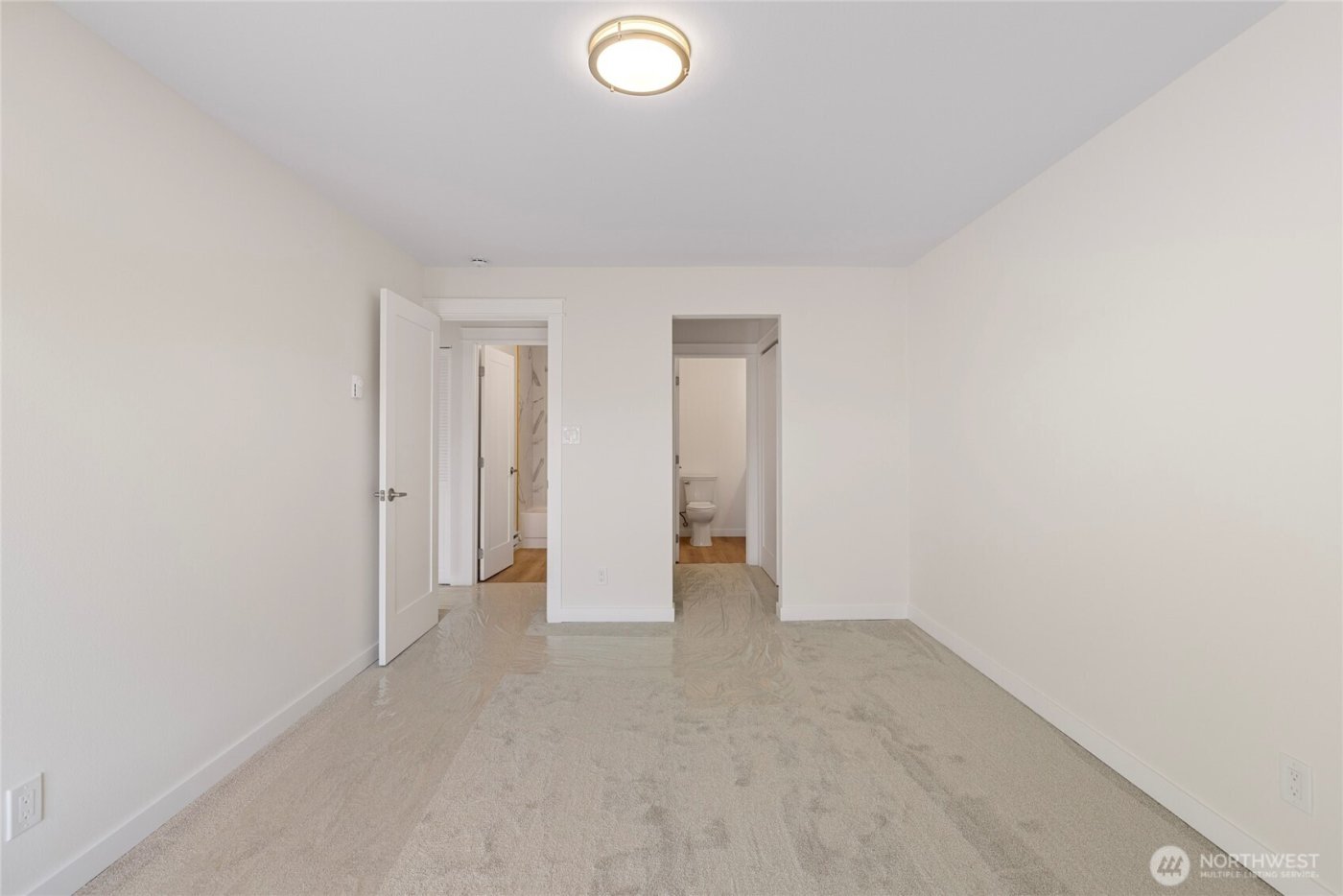 310 S 11th Street #204, Mount Vernon, WA 98274