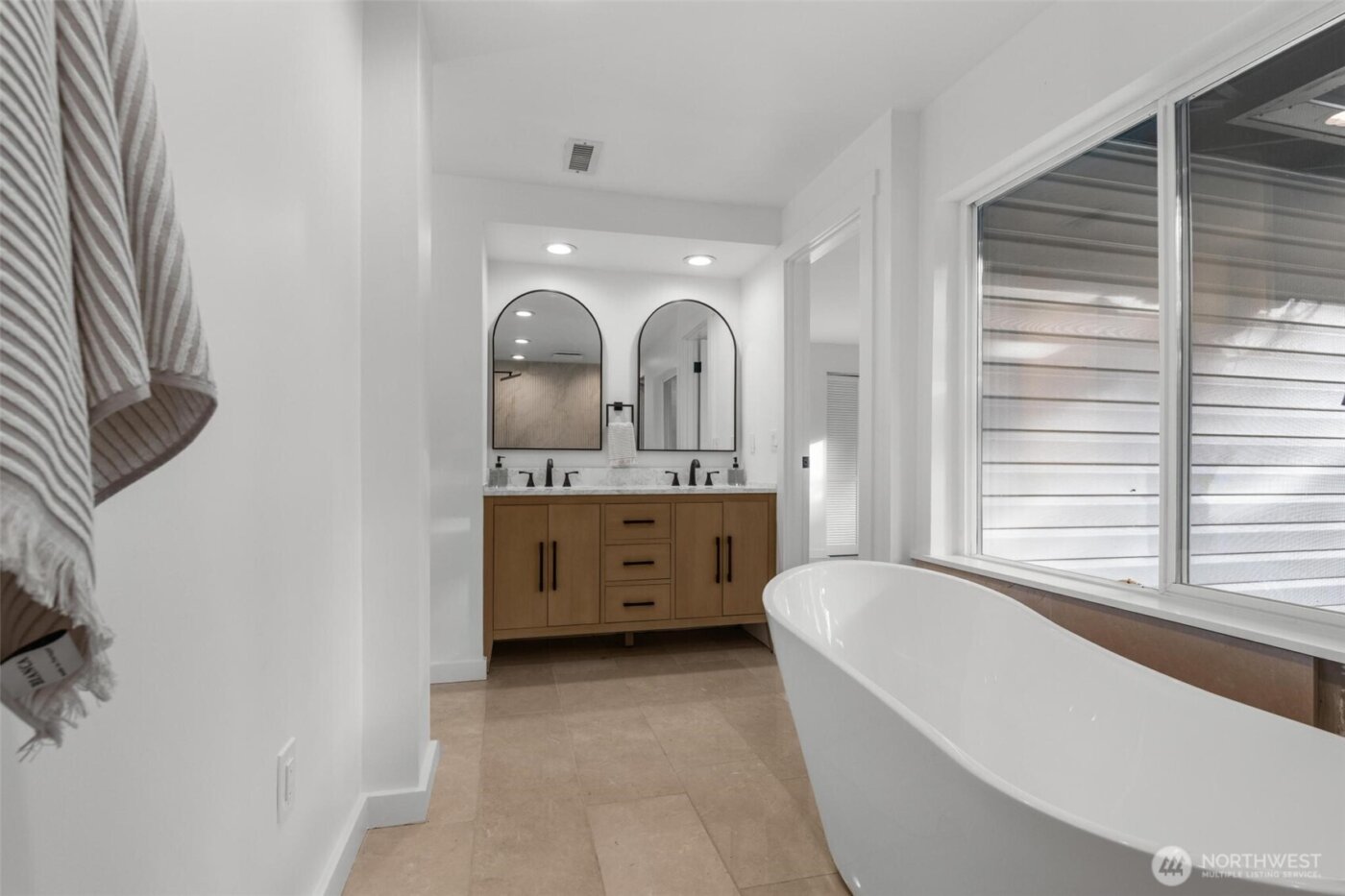 20511 Greening Road , Bothell, WA 98012