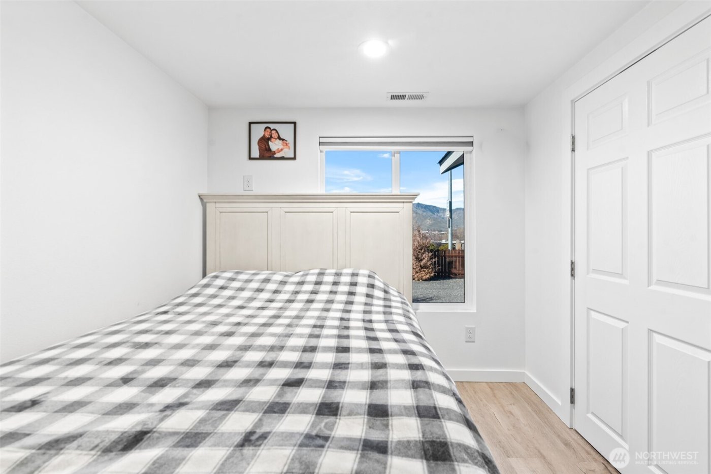 325 Eastmont Ave , East Wenatchee, WA 98802