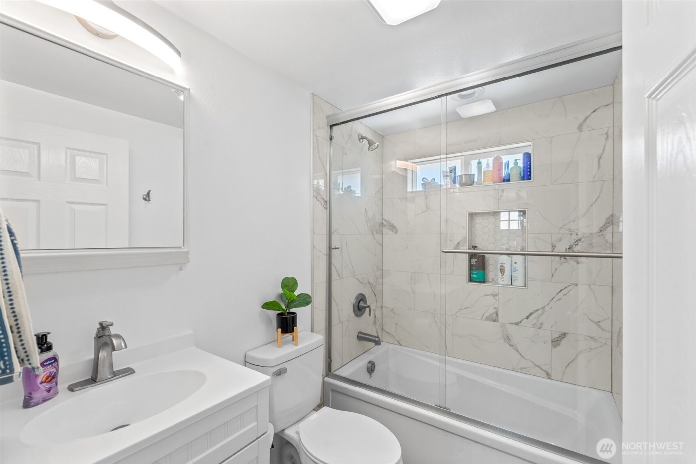 325 Eastmont Ave , East Wenatchee, WA 98802