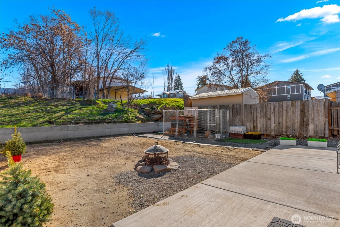 325 Eastmont Ave , East Wenatchee, WA 98802