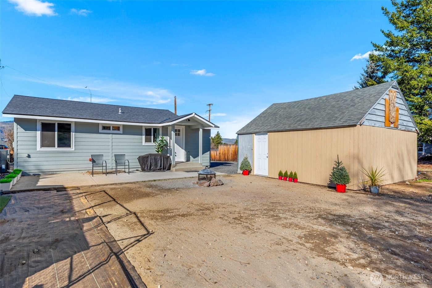 325 Eastmont Ave , East Wenatchee, WA 98802