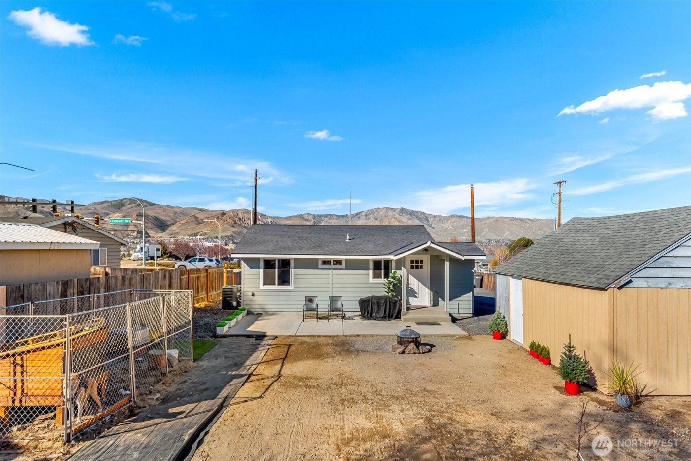 325 Eastmont Ave , East Wenatchee, WA 98802