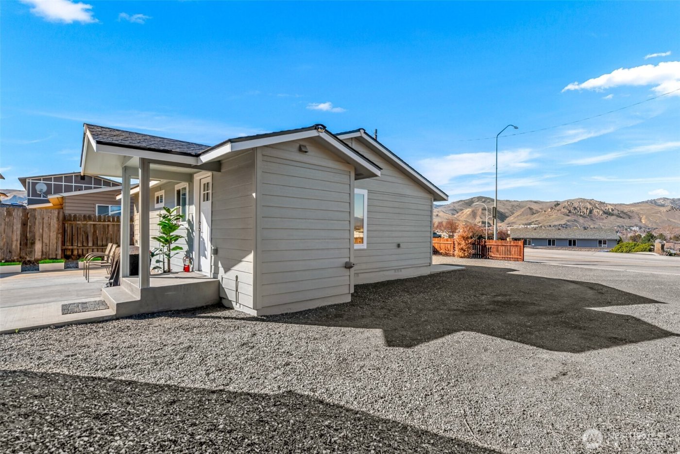 325 Eastmont Ave , East Wenatchee, WA 98802