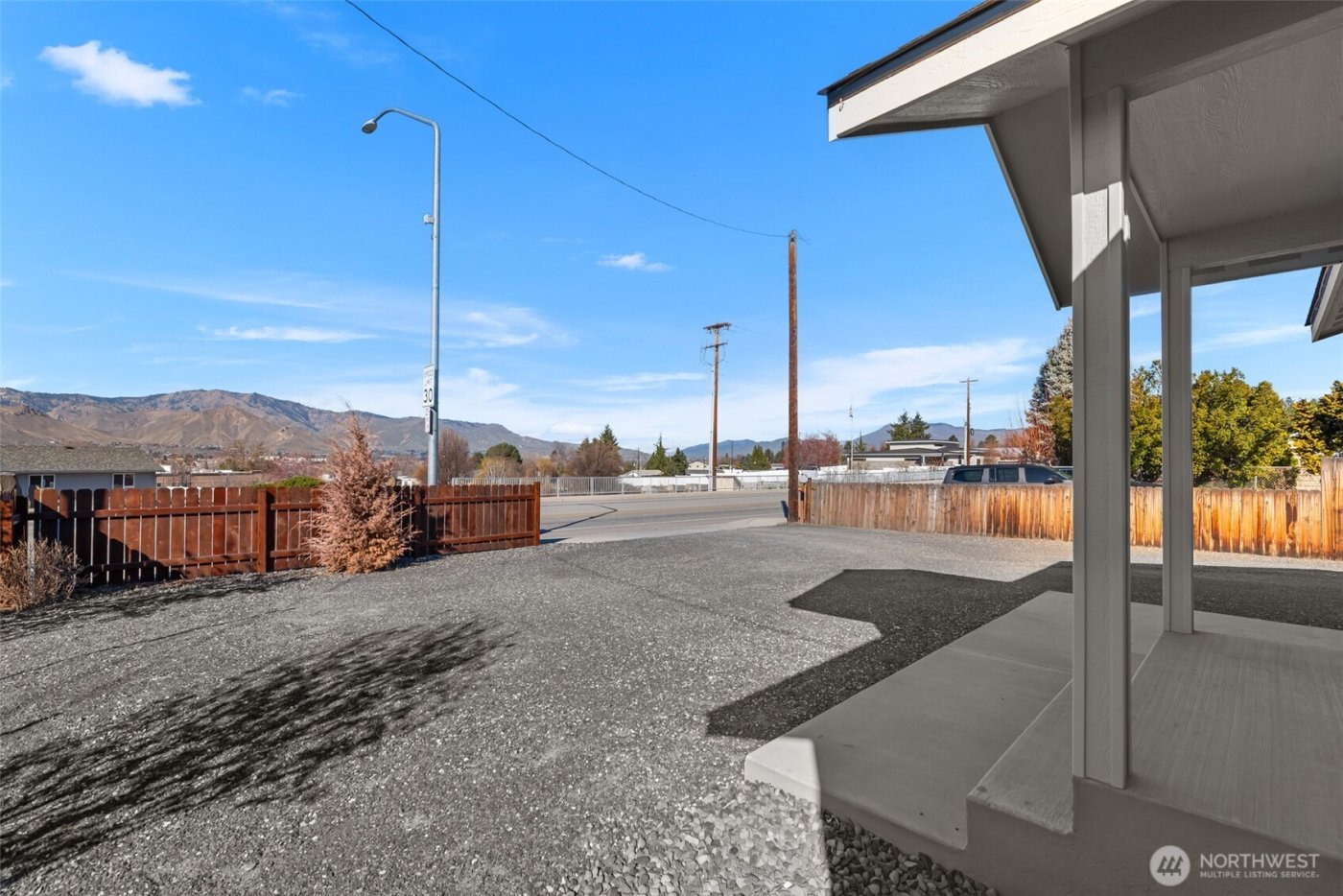 325 Eastmont Ave , East Wenatchee, WA 98802