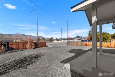 325 Eastmont Ave , East Wenatchee, WA 98802 - Photo 24