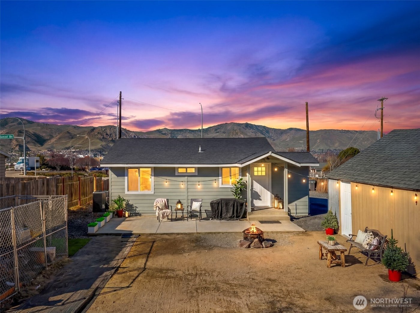 325 Eastmont Ave , East Wenatchee, WA 98802