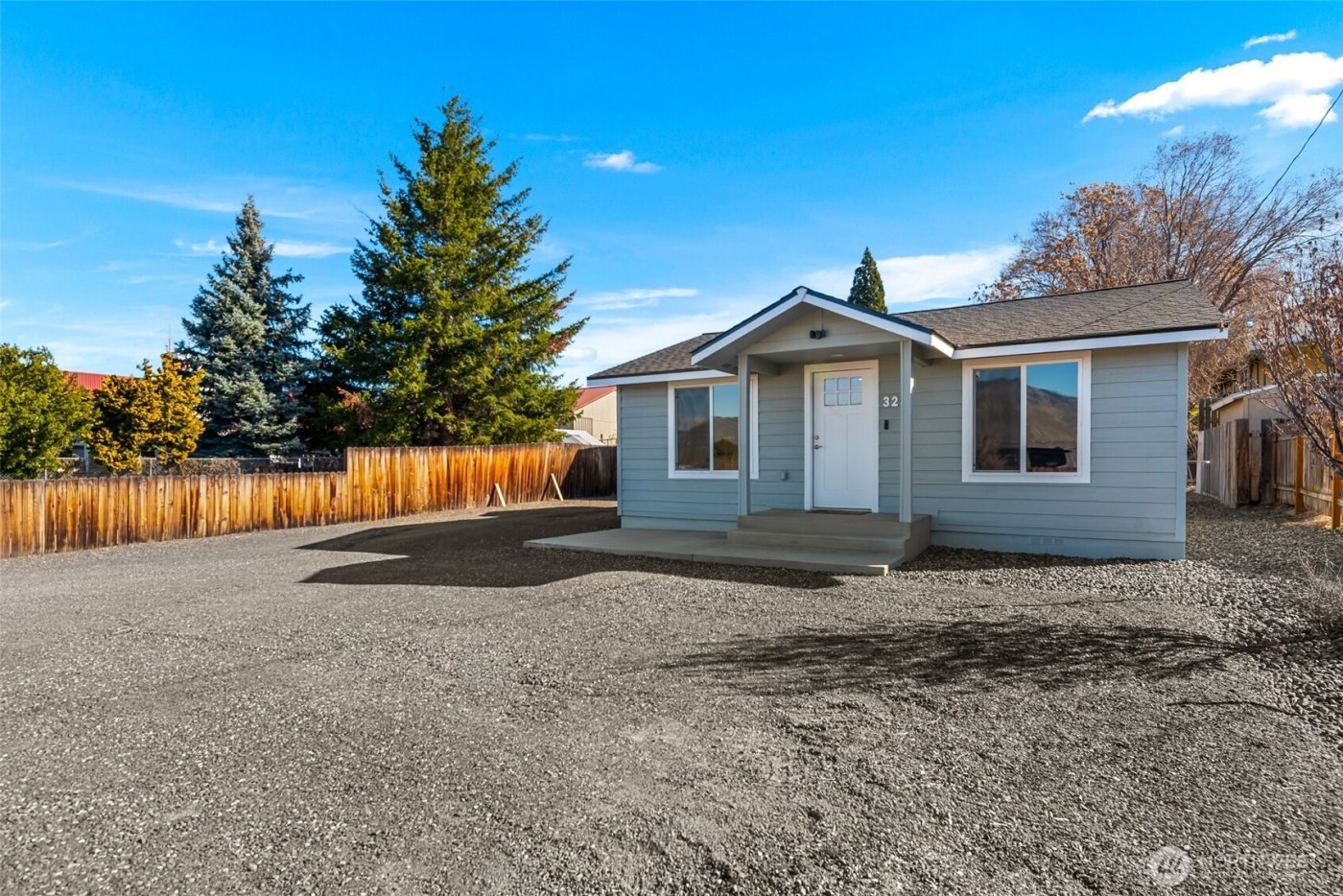 325 Eastmont Ave , East Wenatchee, WA 98802