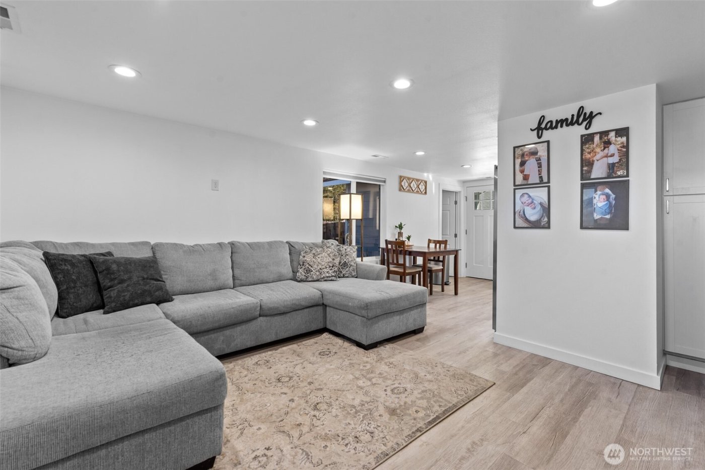 325 Eastmont Ave , East Wenatchee, WA 98802