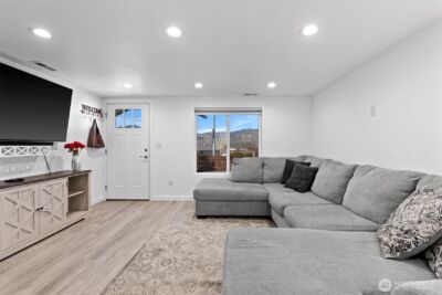 325 Eastmont Ave , East Wenatchee, WA 98802 - Photo 8