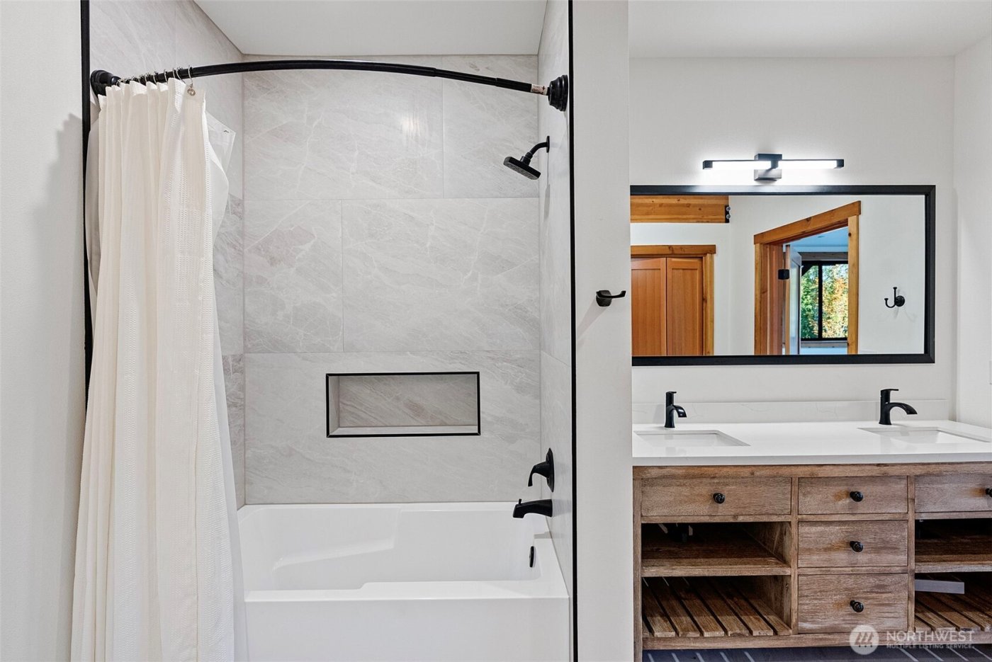 42524 Dean Kreger Rd E , Eatonville, WA 98328