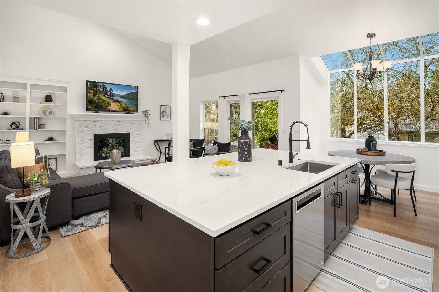 17158 NE 37th Place , Bellevue, WA 98008