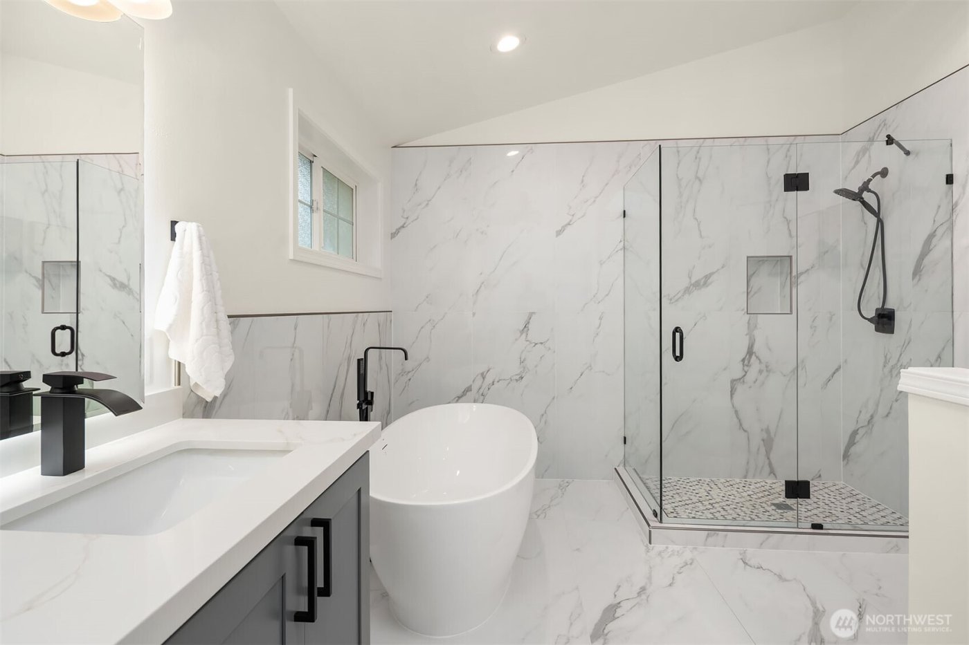 17158 NE 37th Place , Bellevue, WA 98008