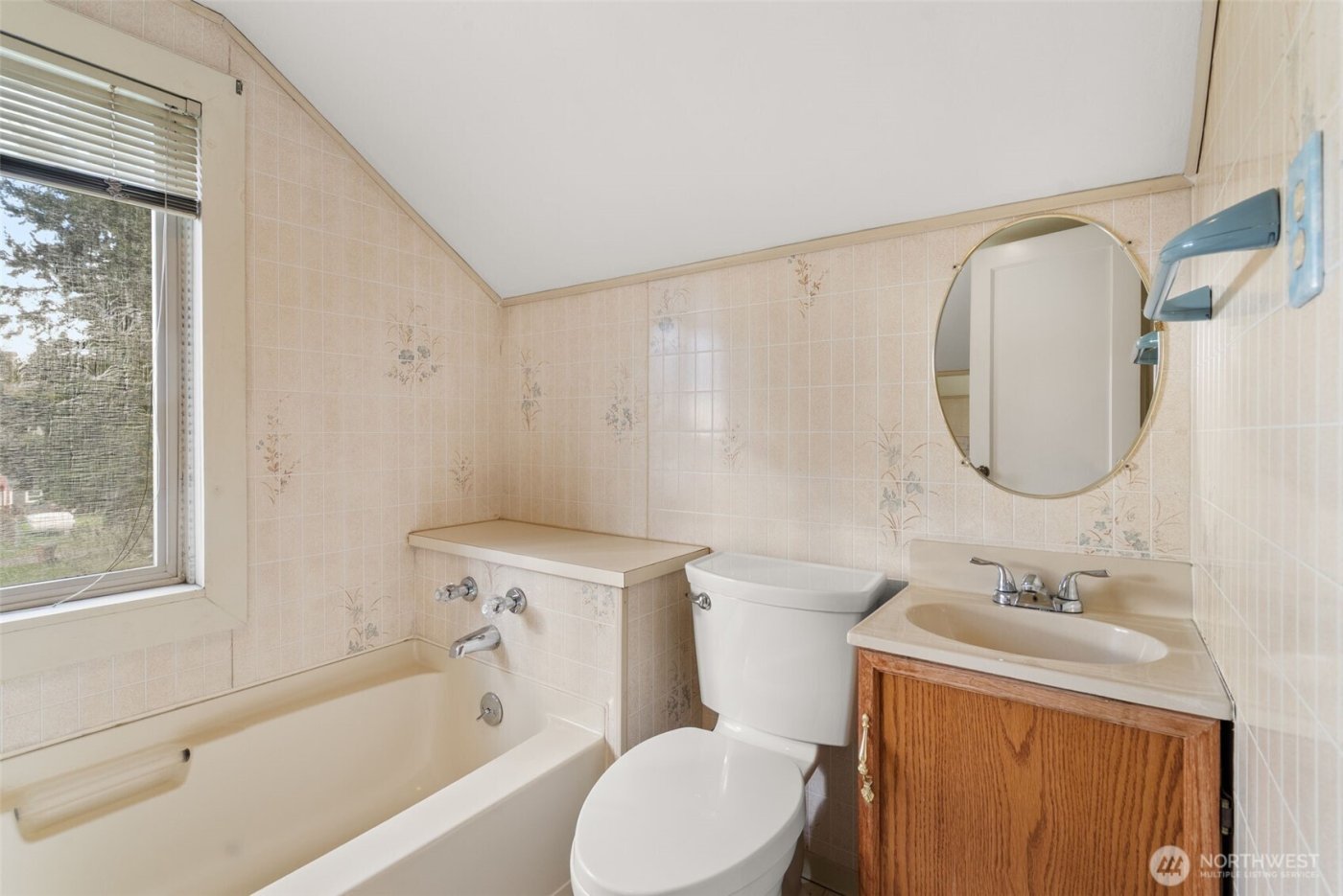 2950 39th Avenue NE, Tacoma, WA 98422