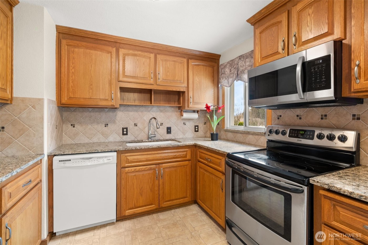 2950 39th Avenue NE, Tacoma, WA 98422