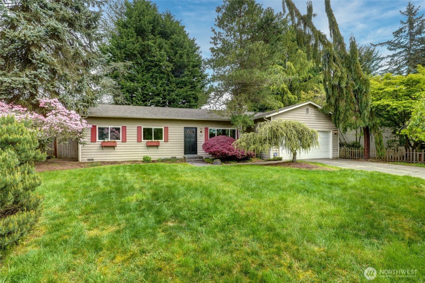 707 Harvest Road , Bothell, WA 98012-7784
