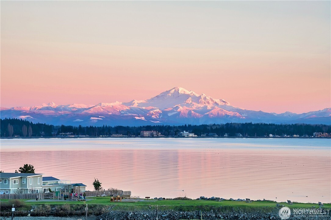 8024 Chinook Way , Blaine, WA 98230