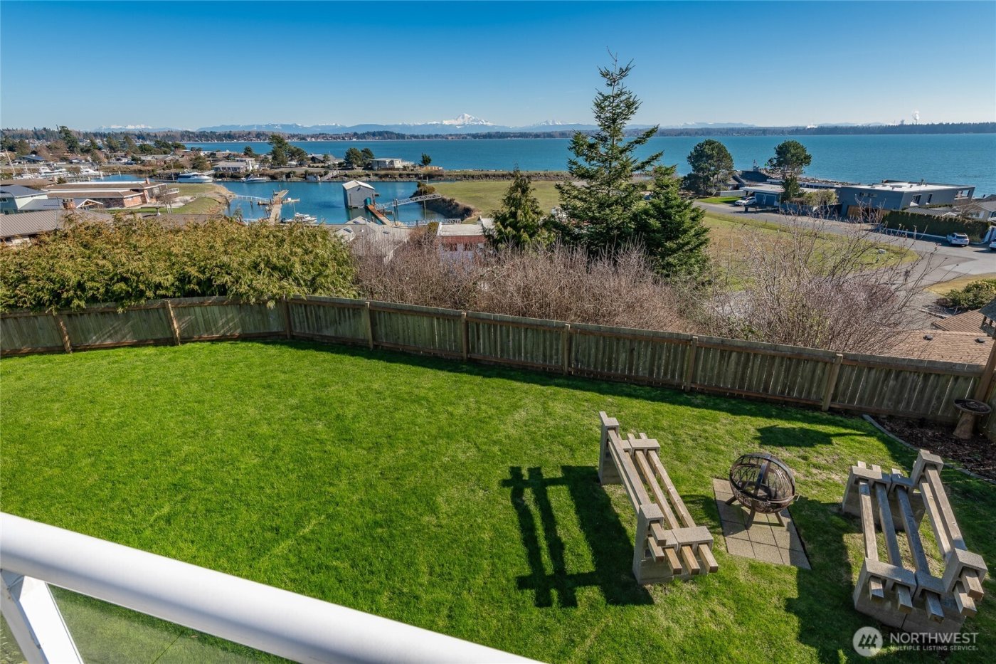 8024 Chinook Way , Blaine, WA 98230