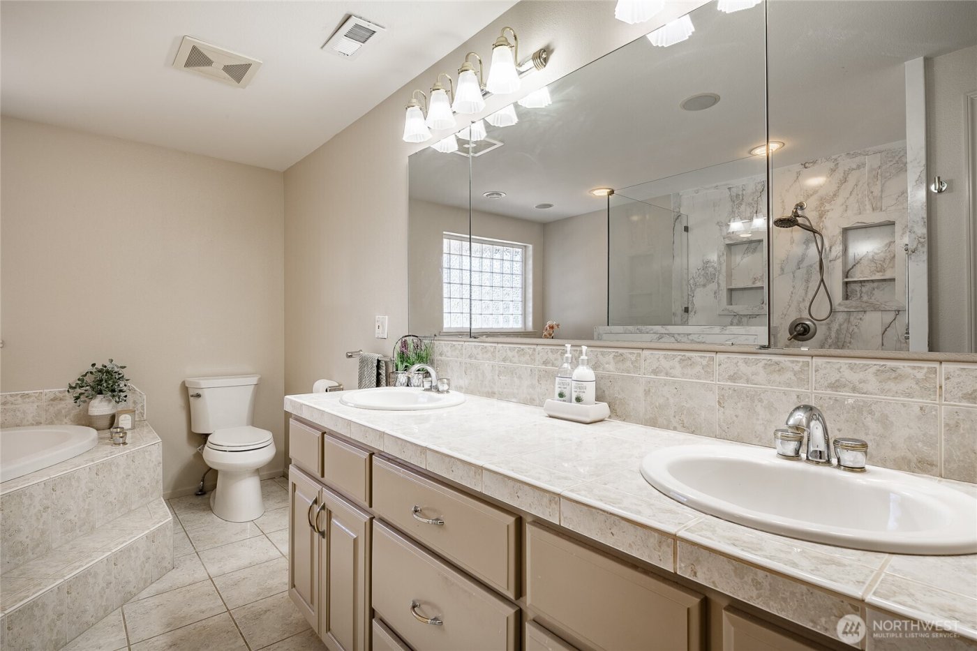 8024 Chinook Way , Blaine, WA 98230