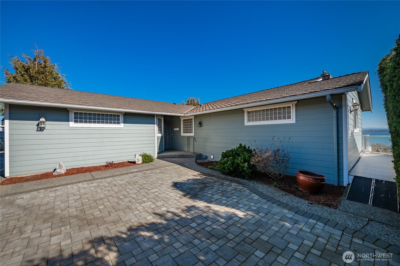 8024 Chinook Way , Blaine, WA 98230