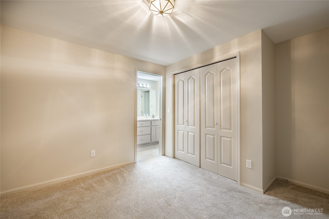 8024 Chinook Way , Blaine, WA 98230