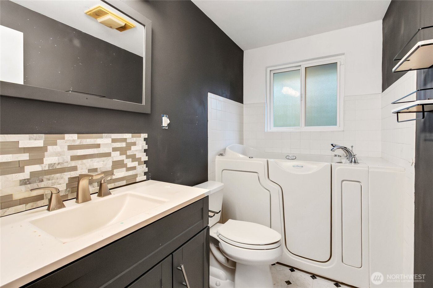 8214 Woodbourne Drive SW, Lakewood, WA 98499