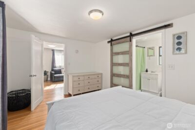 10019 Interlake Avenue N, Seattle, WA 98133 - Photo 16