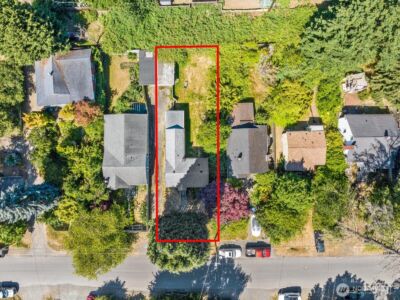 10019 Interlake Avenue N, Seattle, WA 98133 - Photo 4