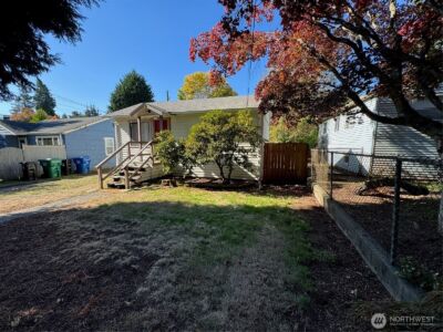 10019 Interlake Avenue N, Seattle, WA 98133 - Photo 3