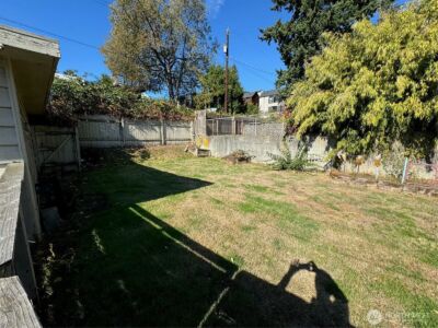 10019 Interlake Avenue N, Seattle, WA 98133 - Photo 8