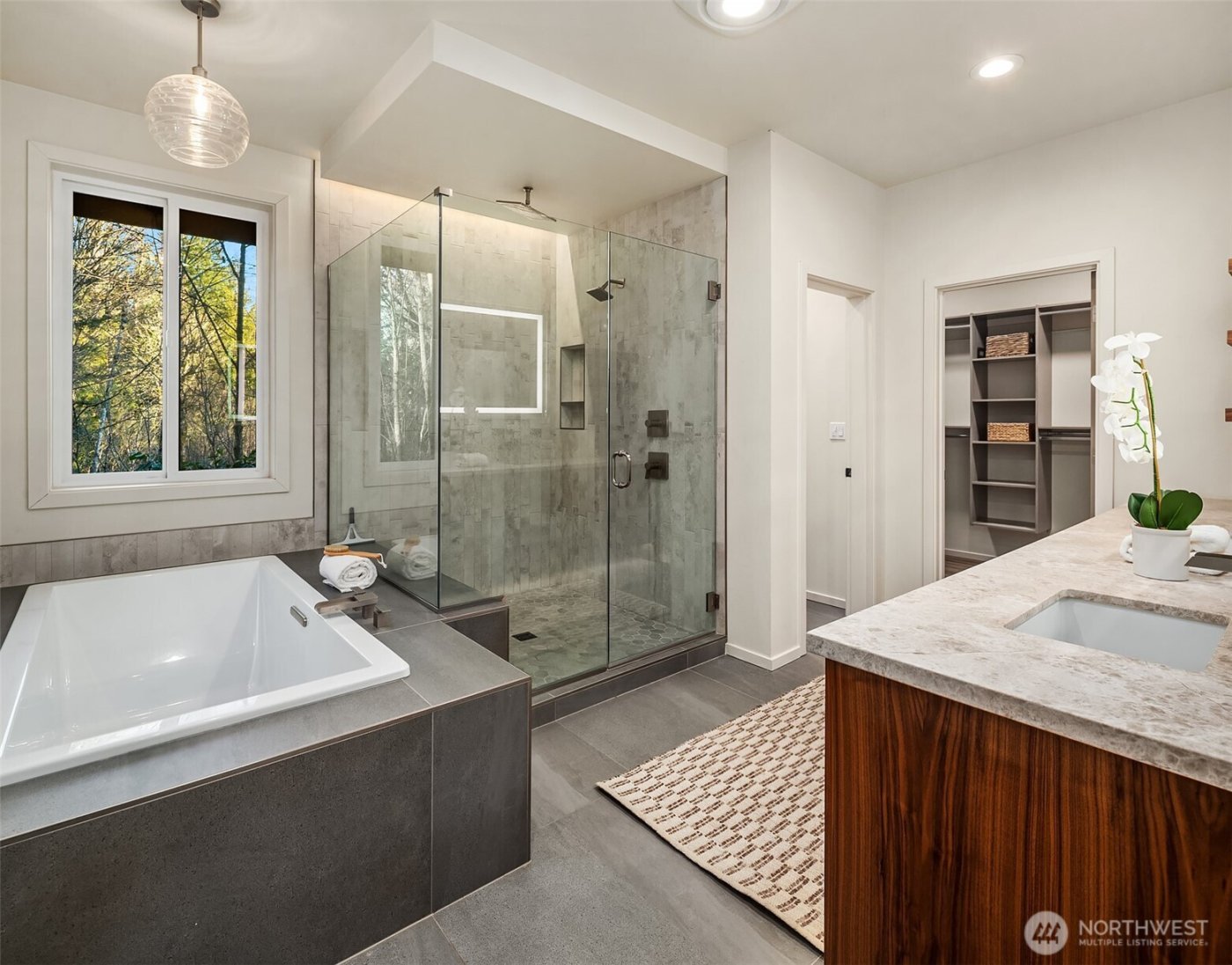 25112 SE 17th Street , Sammamish, WA 98075