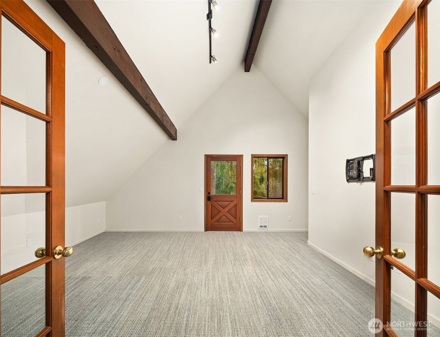 25112 SE 17th Street , Sammamish, WA 98075