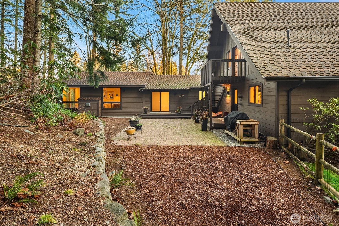 25112 SE 17th Street , Sammamish, WA 98075