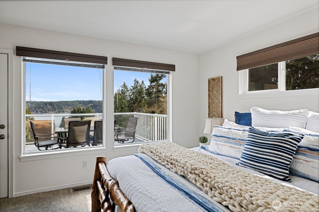 12421 6th Avenue NW, Gig Harbor, WA 98332